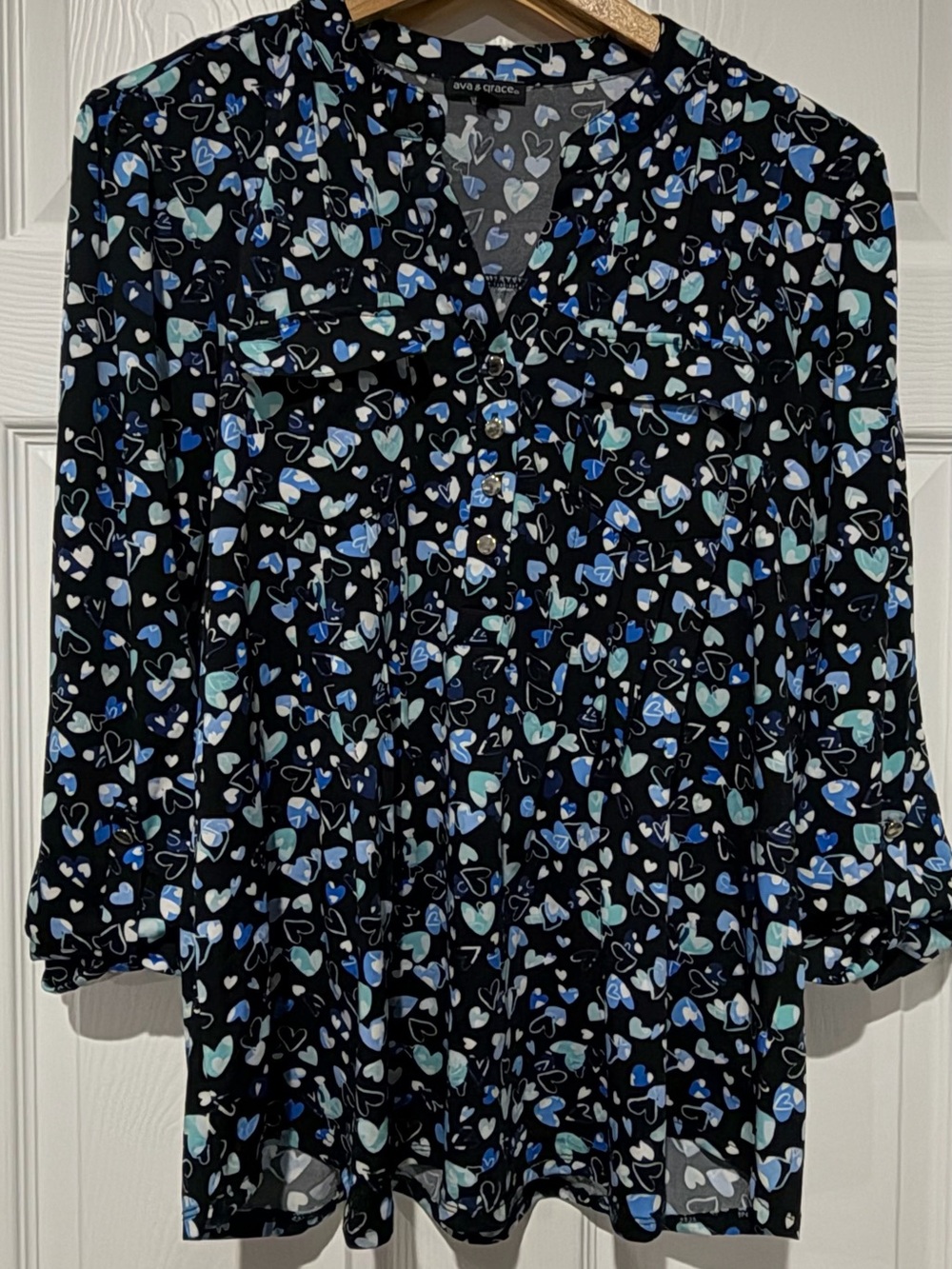 Eva & Grace Black Heart-Print Blouse in Blue Size Medium